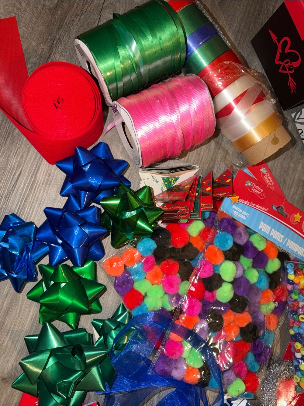 Holiday Party Gift Bag & Wrapping Set - Red, Green, Blue, Pink - Picture 5 of 7